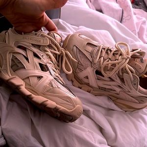 Balenciaga size 37 sneakers worn twice !!!